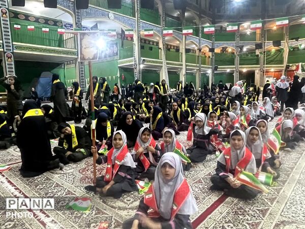جلوه‌‌ای دیدنی از شور دانش‌‌آموزان در برنامه سالروز تاسیس سازمان دانش آموزی در یزد