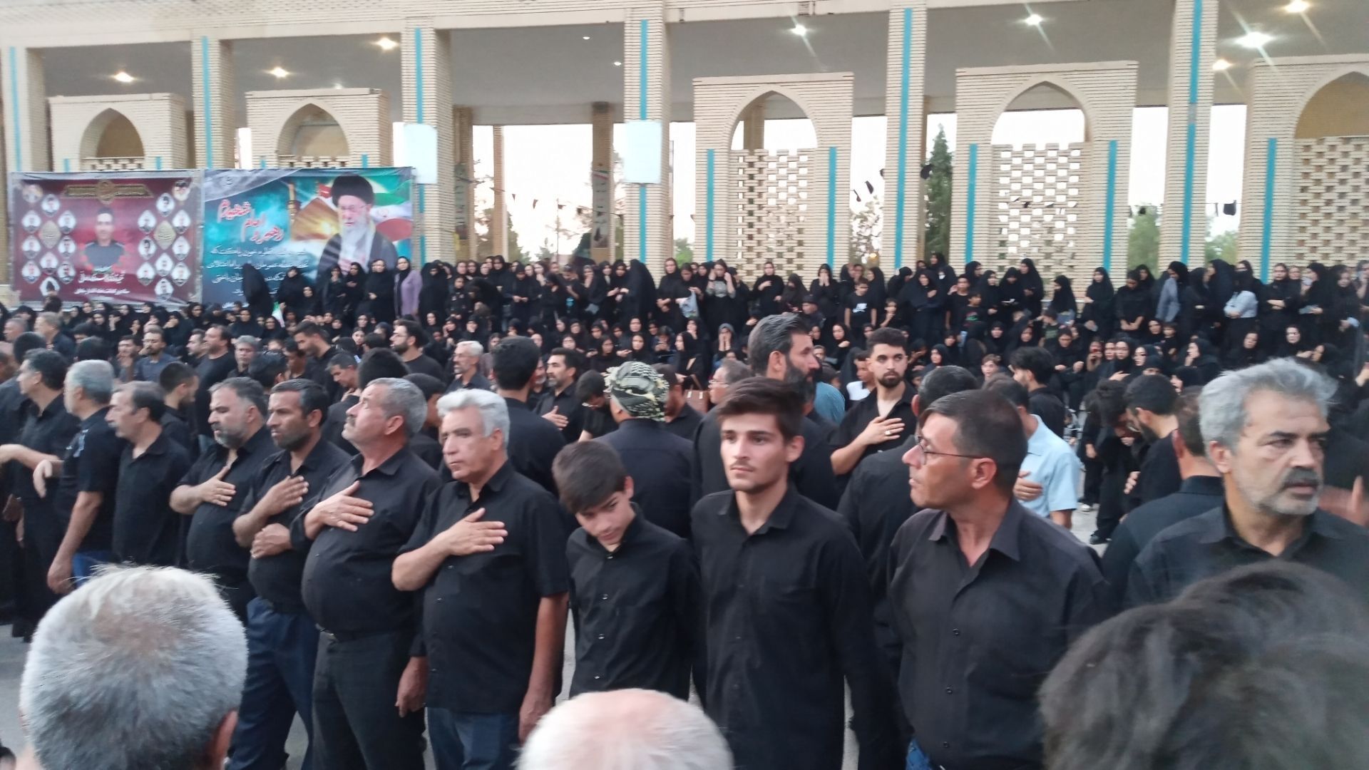 نجوای یا حسین(ع) در زیر سایه شهدا 