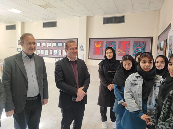 برپایی نمایشگاه گرافیک هنرآموزان هنرستان بصیرت