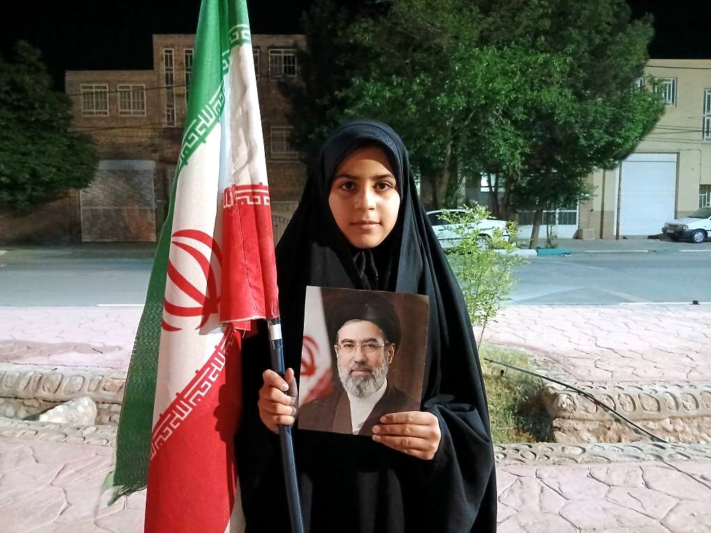 دهه نودی‌‌های یزدی پای کار انقلاب