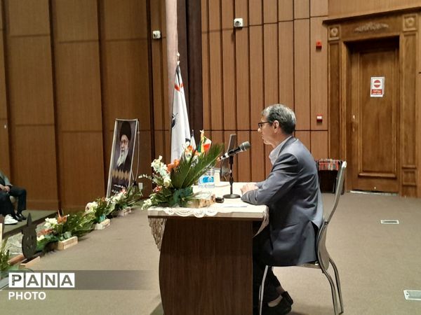 جلسه اولیا مربیان پایه هشتم دبیرستان مصلی نژاد حضرت زهرا 