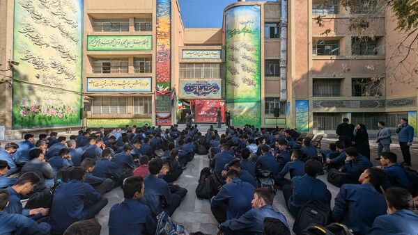 کنگره برزگداشت شهدای دانش‌آموزی دبیرستان هاتف اصفهان