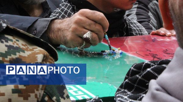 تشییع و خاکسپاری شهید ۱۹ ساله گمنام دفاع مقدس