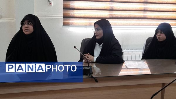 برگزاری اولین جلسه همیاران مشاور دبیرستان شاهد عصمت ناحیه۳ کرج در سال تحصیلی جدید 