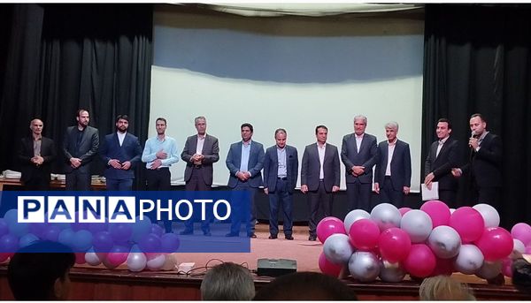 جشن پایان سال تحصیلی در دبیرستان نمونه دولتی آیت الله خامنه ای کاشمر