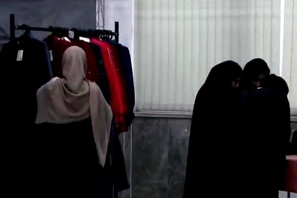 جشنواره تن پوش نور در باقرشهر 