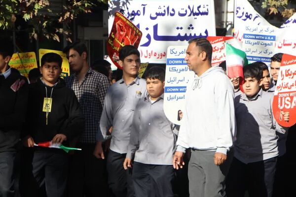 خروش دانش‌آموزان گرگانی در روز حماسه و بصیرت