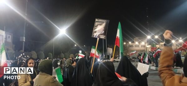 تجمع مردم شهرستان ساوجبلاغ در بیعت با سومین رهبر انقلاب