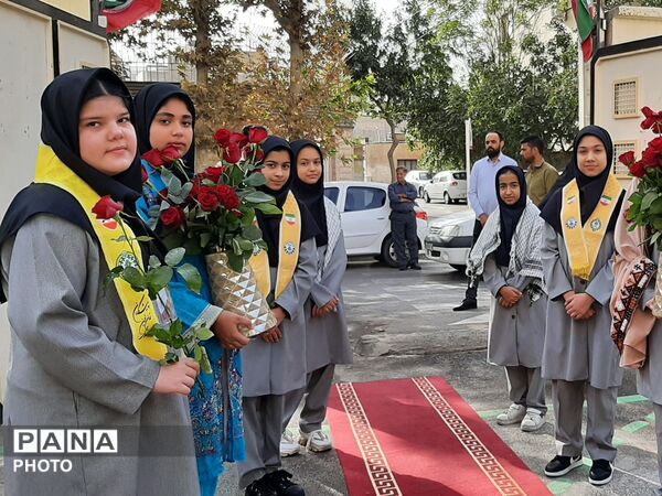 جشن جوانه‌ها آغاز فصل تازه‌ای از دانش‌آموزان مدرسه حاج علی‌اکبر حسن‌زاده اصفهانی 