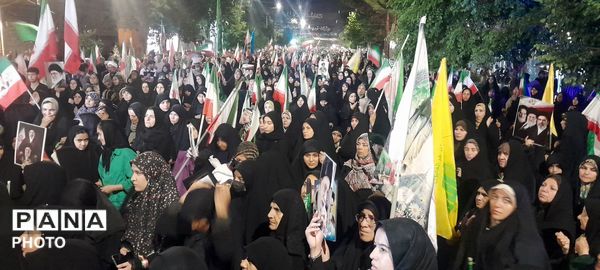 حضور حماسی و پر شور مردم نیشابور در مسجد جامع 