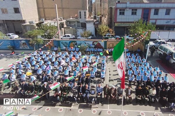 آغاز سال تحصیلی در دبیرستان نمونه دولتی شهدای علم و فناوری با عطر دفاع مقدس
