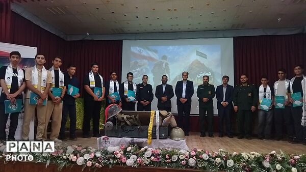 همایش نوجوان مبارز در سالن مهر تابان نیشابور-۲