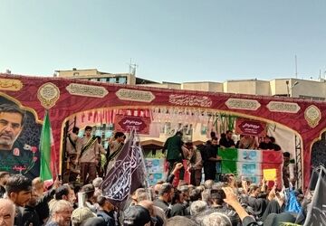 بدرقه شهدا با اشک چشم مادران