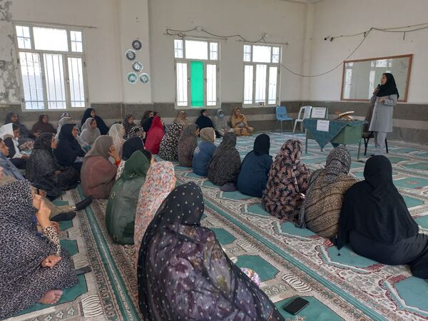 گفت‌وگوی کارشناس آسیب‌شناسی با والدین هنرستان زهرای مرضیه بندرعباس 