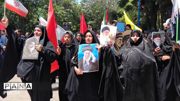 ویژه‌برنامه همگام با تشییع کنندگان آقای شهید ایران در اهر