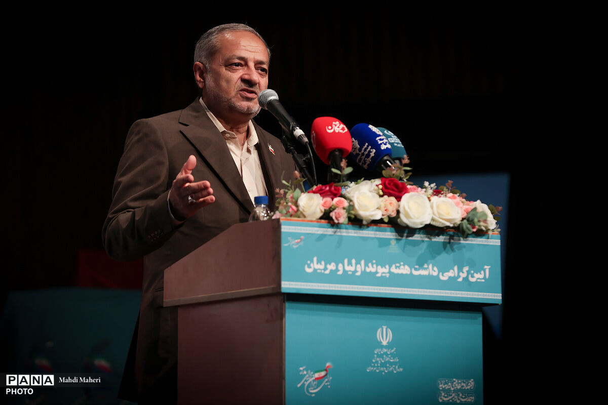 خانواده نخستین نهاد موثر در حمایت از سلامت روان دانش‌آموزان است/ آموزش‌وپرورش بزرگ‌ترین فصل مشترک دولت و ملت است/ پیگیری تبدیل انجمن اولیا و مربیان به سازمان در شورای عالی انقلاب فرهنگی