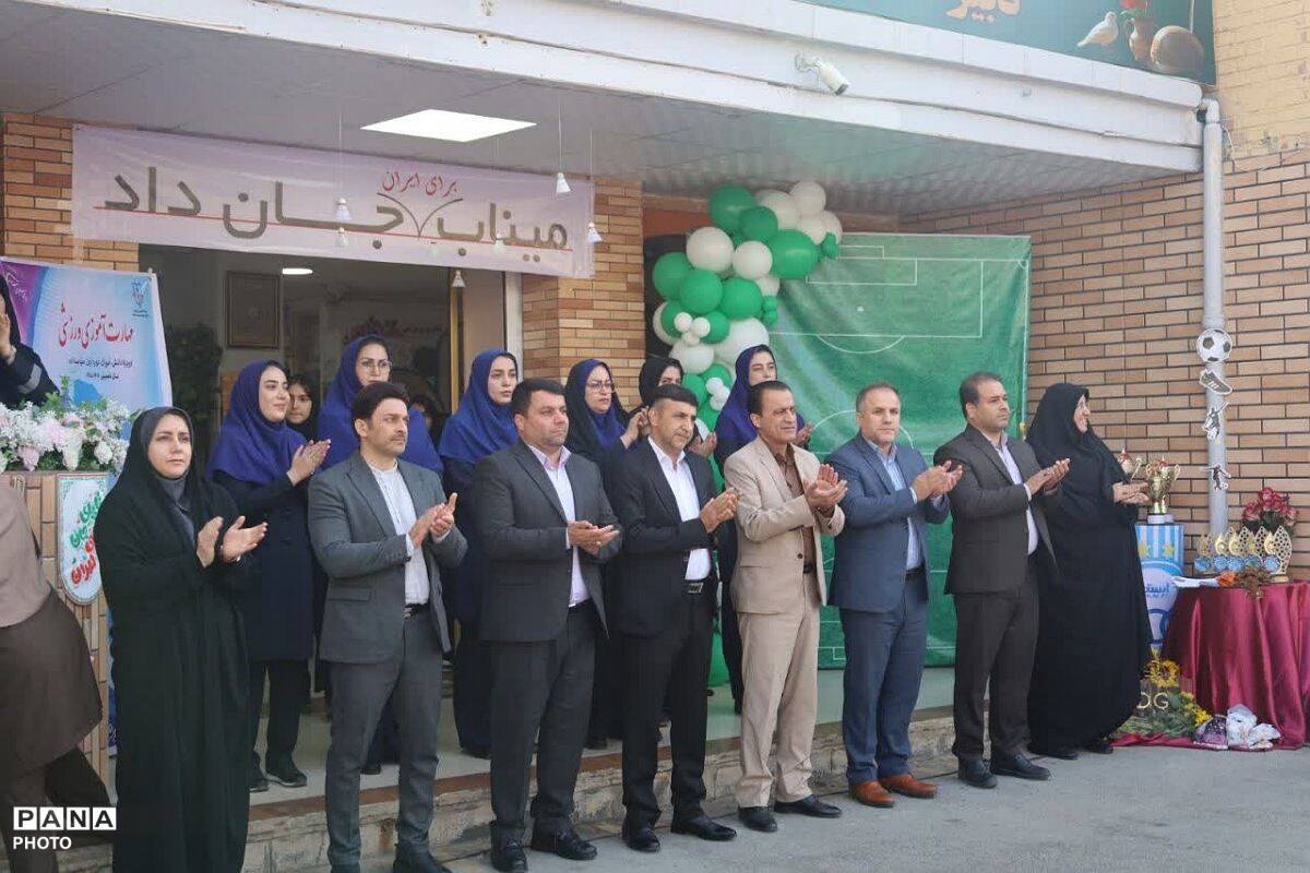 نمایش توانمندی‌های دانش‌آموزان در رشته‌های مختلف ورزشی و هنری قرچک در هفته تربیت‌بدنی