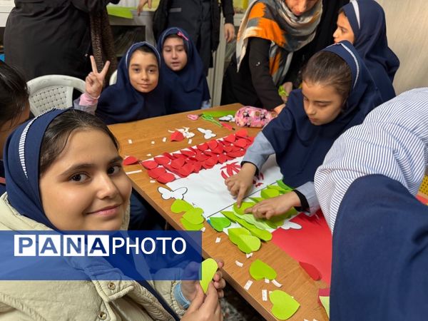 رویداد مادر دختری با محوریت پرچم ایران در مدرسه المهدی ناحیه 2 کرج 