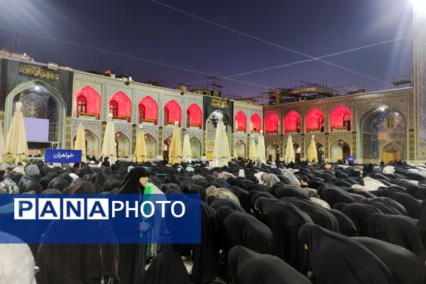 برگزاری نماز جماعت در حرم مطهر امام رضا (ع)