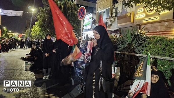 طنین نوای یا حسین در مسجد جامع نیشابور غرق در سوگ عاشورا