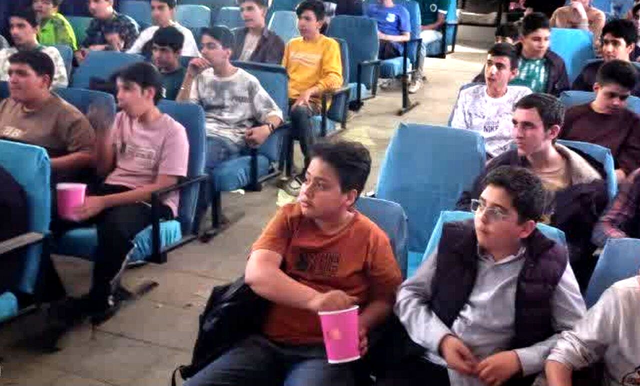 اردوی آموزشی و تفریحی در مدرسه فلسطین همدان جهت آمادگی امتحانات خرداد