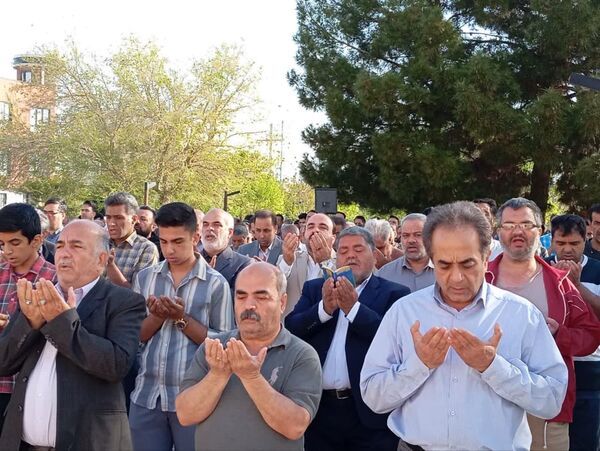 برپایی نماز عید سعید فطر در پارک شهدای کوچه بیوک