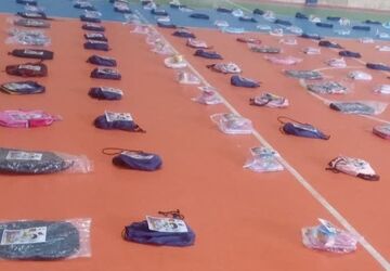 توزیع ۳۵۰ بسته لوازم‌التحریر در بین دانش‌آموزان کم‌برخوردار استان البرز