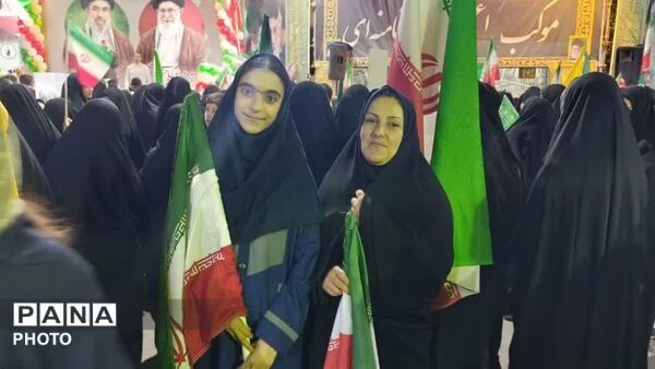 حضور دانش‌آموزان مدرسه دخترانه ریحانه در جشن عید غدیرخم