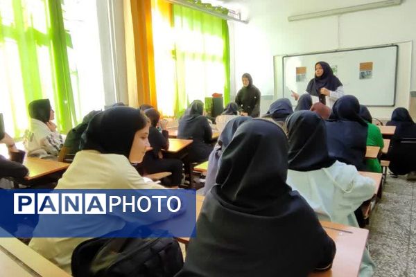 مانور زلزله در دبیرستان پروین اعتصامی 