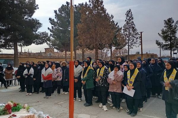 جشنی باشکوه به‌مناسبت ولادت حضرت علی (ع) و روز پدر در دبیرستان شهید مجید دهنوی 