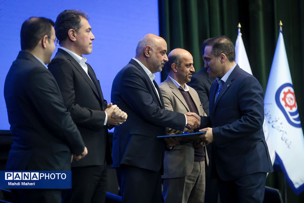  همایش همدلی برای ایران ماهر 