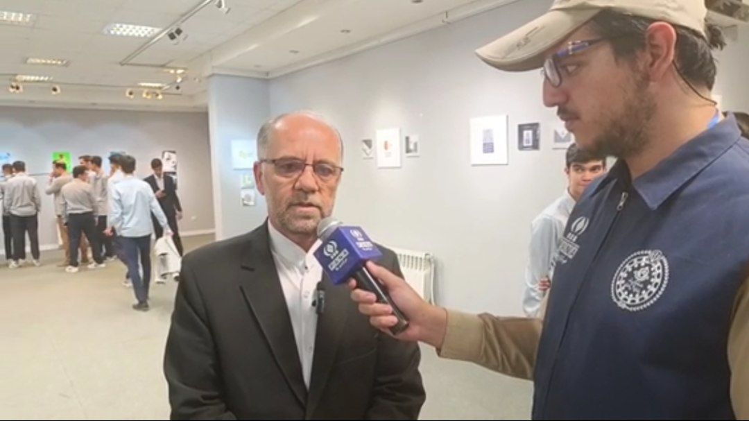  دانش‌آموزان جهت حفظ استقلال و شکوفایی جامعه ما تلاش می‌کنند