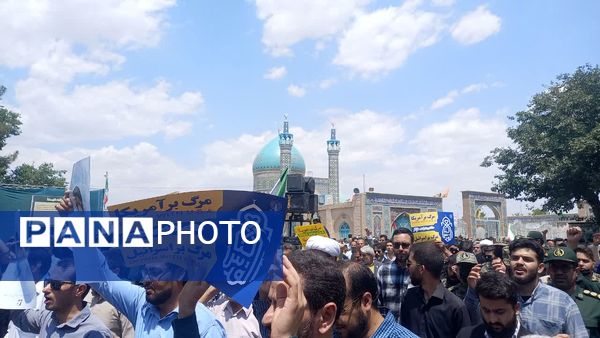 مشت هایی که انتقام را صدا می‌زند 