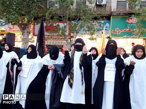 حضوری از جنس نور در چهلم رهبر انقلاب