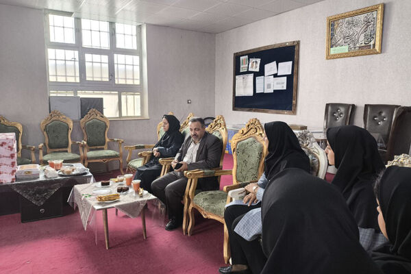 تقدیر مسئولان شهرستان لارستان از دبیران دبیرستان راه برتر
