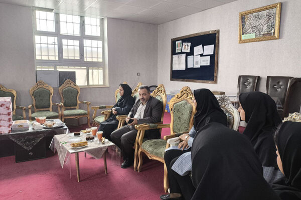 تقدیر مسئولان شهرستان لارستان از دبیران دبیرستان راه برتر