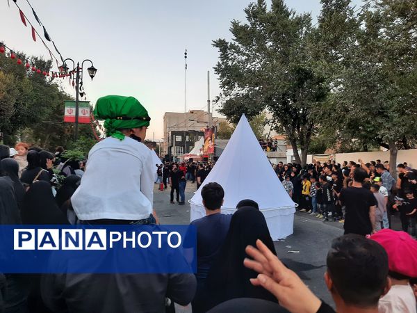 عشاق دلسوخته سیدالشهدا شام غریبان را با آتش زدن خیمه‌‌ها به پایان رساندند