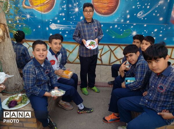  جشنواره روز جهانی تخم مرغ در مدرسه شاهد شهید محمد جنیدی پیشوا