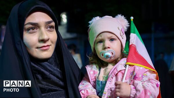 جشن تکلیف دختران در خیابان بیت رهبری در دهه کرامت