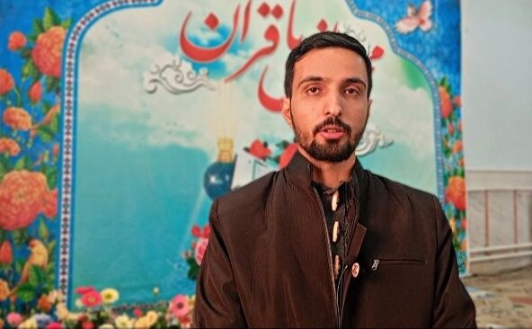 تیم تواشیح دانش‌آموزی بن با سه گروه برتر مسابقات استانی مدیحه‌سرایی به رقابت پرداختند 