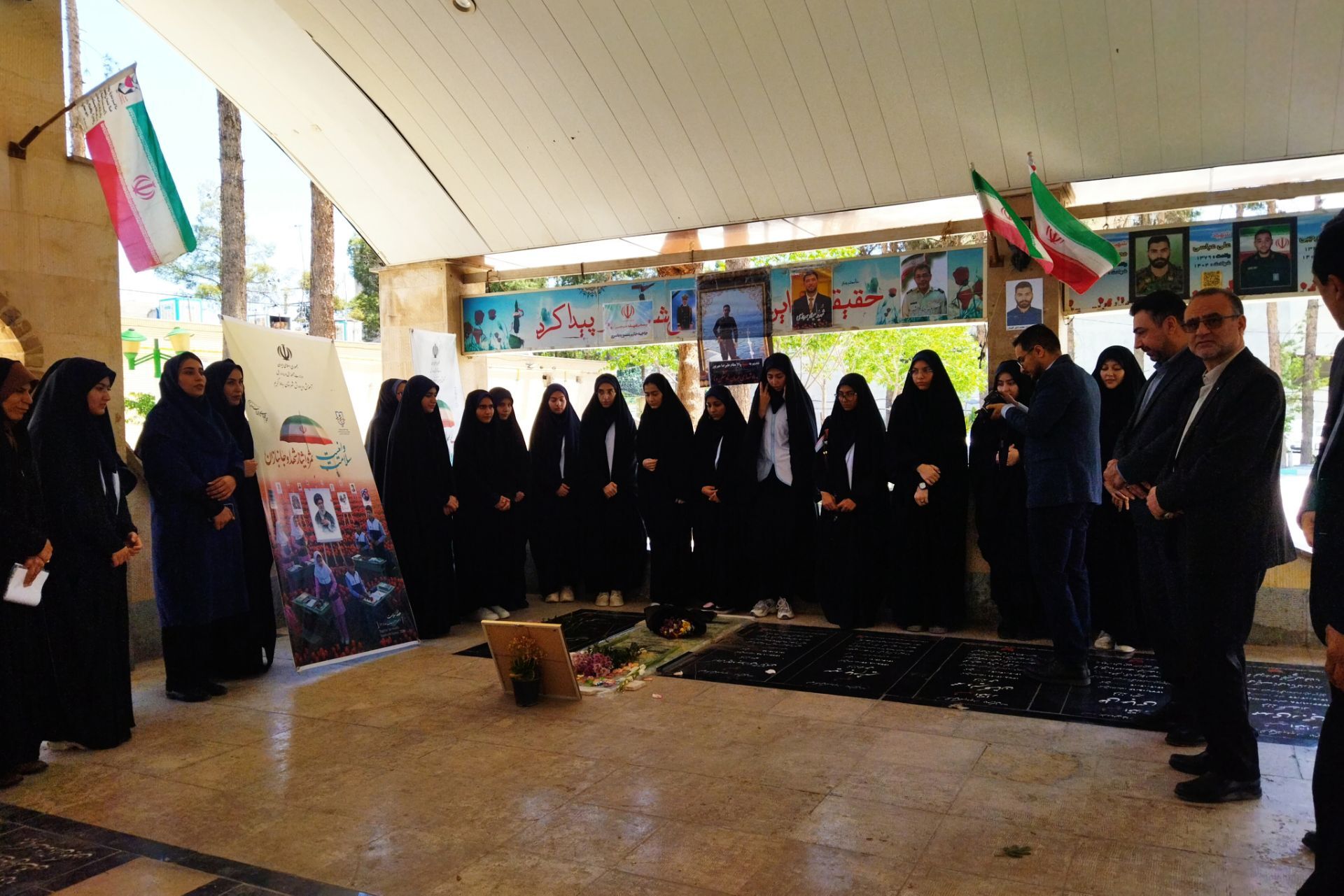 چهلمین روز عروج؛ مراسم یادبود شهید علیرضا مهرپور، حماسه ناو دنا در جنگ رمضان