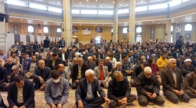 نماز جمعه در مصلی بزرگ امام خمینی شهر ایلام 