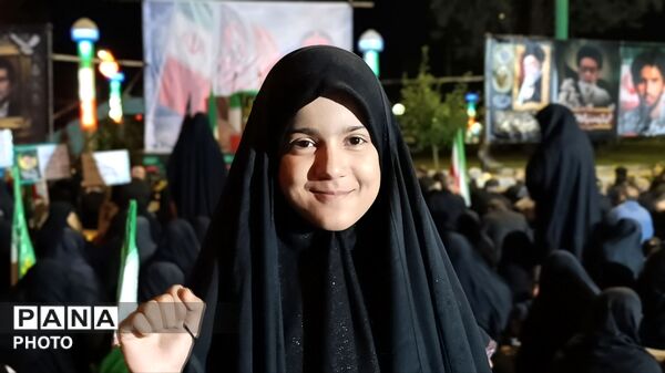 دهه نودی های پای انقلاب