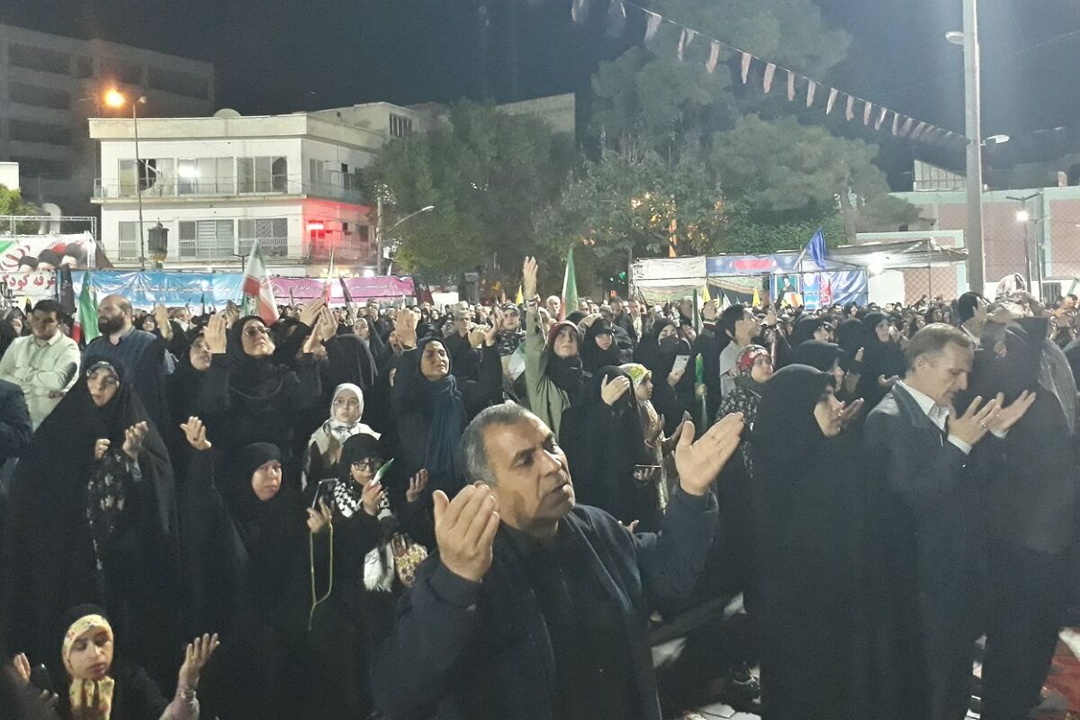 برپایی نماز استغاثه در میدان شهرری