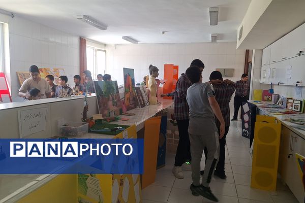 نمایشگاه آثار طرح جابر بن حیان در آموزشگاه معارف ۶ ناحیه ۳شیراز 