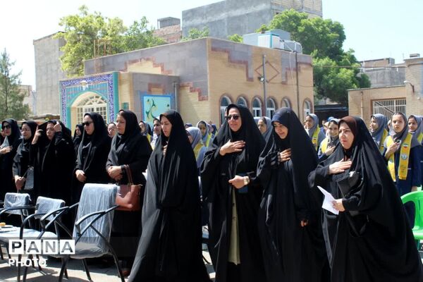 زنگ سپاس معلم در فاروج به صدا در آمد 