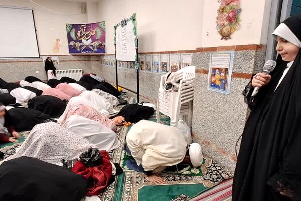 برگزاری مراسم شهادت امام صادق علیه السلام در دبستان شاهد ام البنین (س) ناحیه دو شهرری 