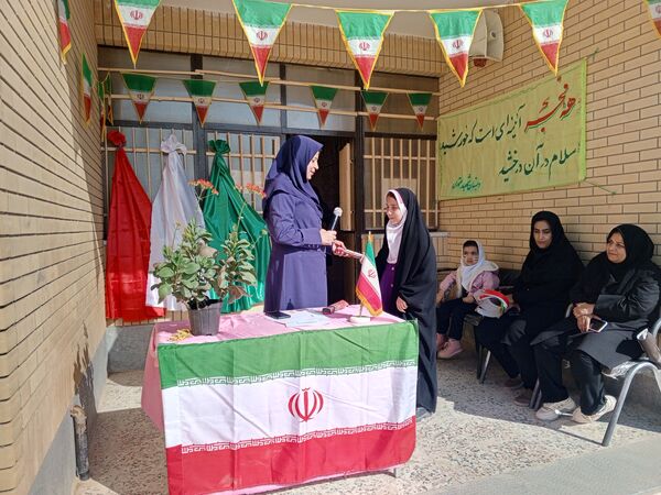 جشن دهه فجر در مدرسه شهید معتمدی