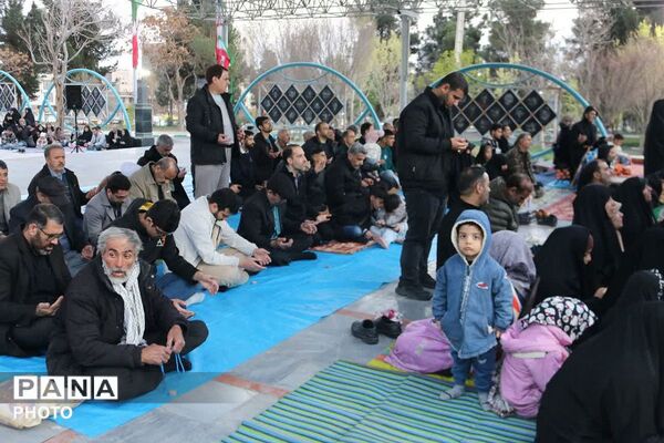 قرچک، نوروز را با اقتدا به شهدا آغاز کرد