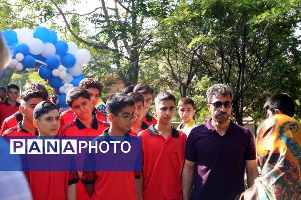 استقبال از تیم‌های ورزشی دانش‌آموزی کشور در رشته‌های فوتسال و هندبال 